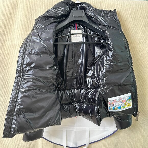 Moncler Jackets & Blazers - Moncler Black Down Puffer Jacket | Quilted, Zip Pockets, Cartoon Wash Label